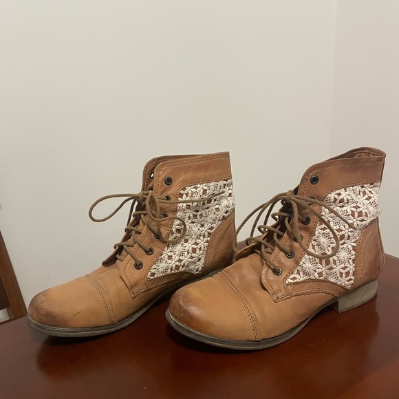 STEVE MADDEN Thunder-C Cognac Multi Crocheted Lace-Up Ankle Boots - Picture 2 of 5